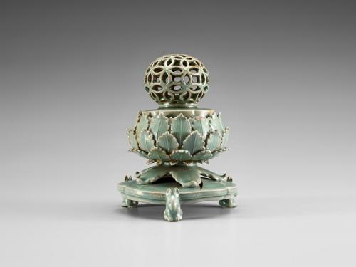 청자 투각 칠보무늬 향로 이미지