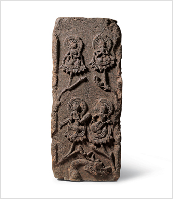  Four Heavenly Musicians on the side 